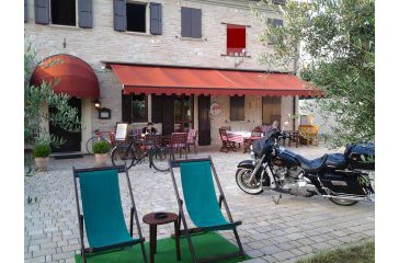 <a href='http://www.portaledelleosterie.it/andarosterie_cerca_dettaglio.php?id=728'><b>Osteria San Maurizio</b> - Coriano (RN)</a>