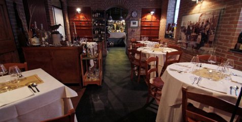 <a href='http://www.portaledelleosterie.it/andarosterie_cerca_dettaglio.php?id=708'><b>L'Enoteca dei Fedel</b> - Lazzate (MI)</a>