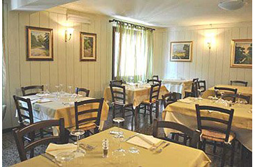<a href='http://www.portaledelleosterie.it/andarosterie_cerca_dettaglio.php?id=65'><b>Trattoria Tre Colli</b> - Montechiaro d'Asti (AT)</a>