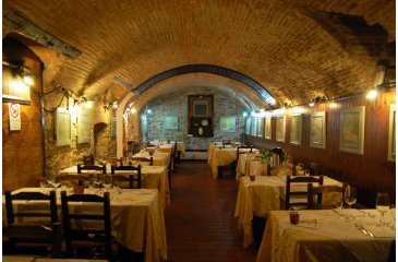 <a href='http://www.portaledelleosterie.it/andarosterie_cerca_dettaglio.php?id=42'><b>Osteria ristorante La Cantinaza</b> - Castrocaro terme  (FC)</a>